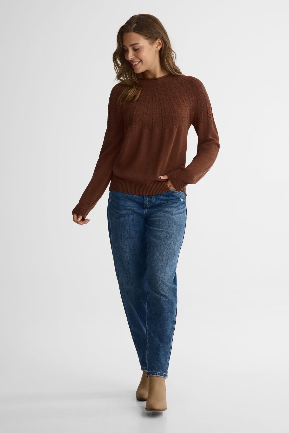 Chandail tricot col rond manches longues – Femme && BRUN