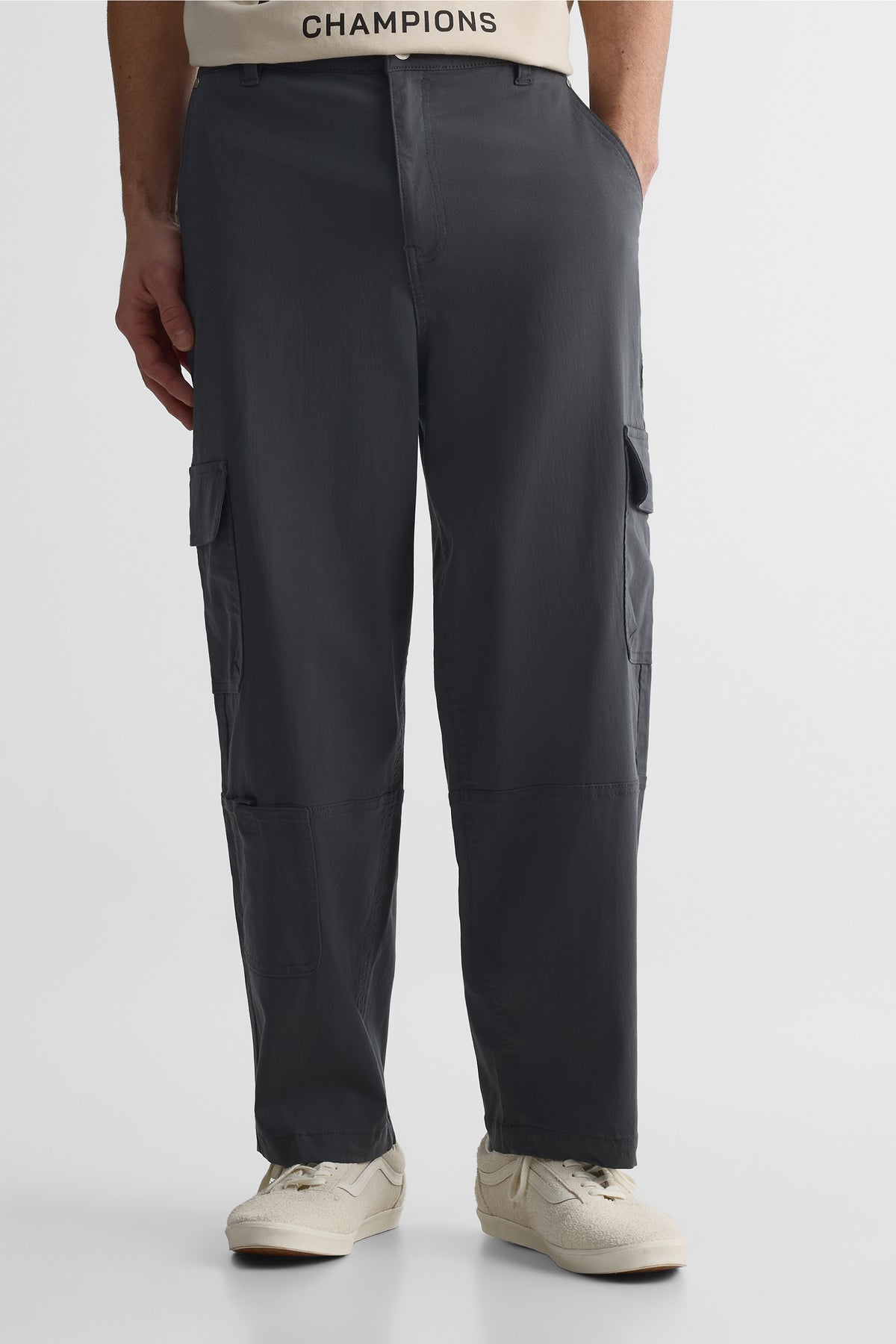 Pantalon cargo ample en techno stretch - Homme && CHARBON
