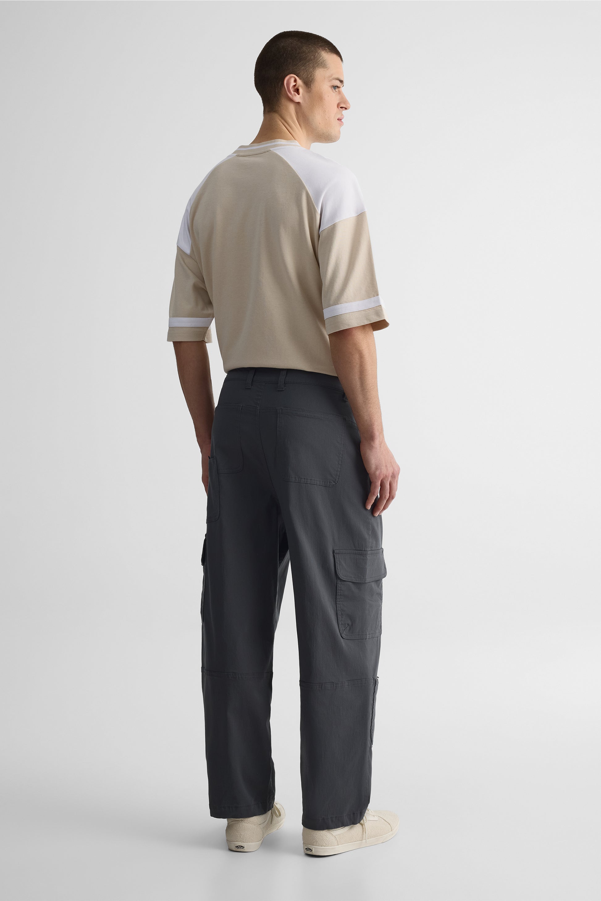 Pantalon cargo ample en techno stretch - Homme && CHARBON