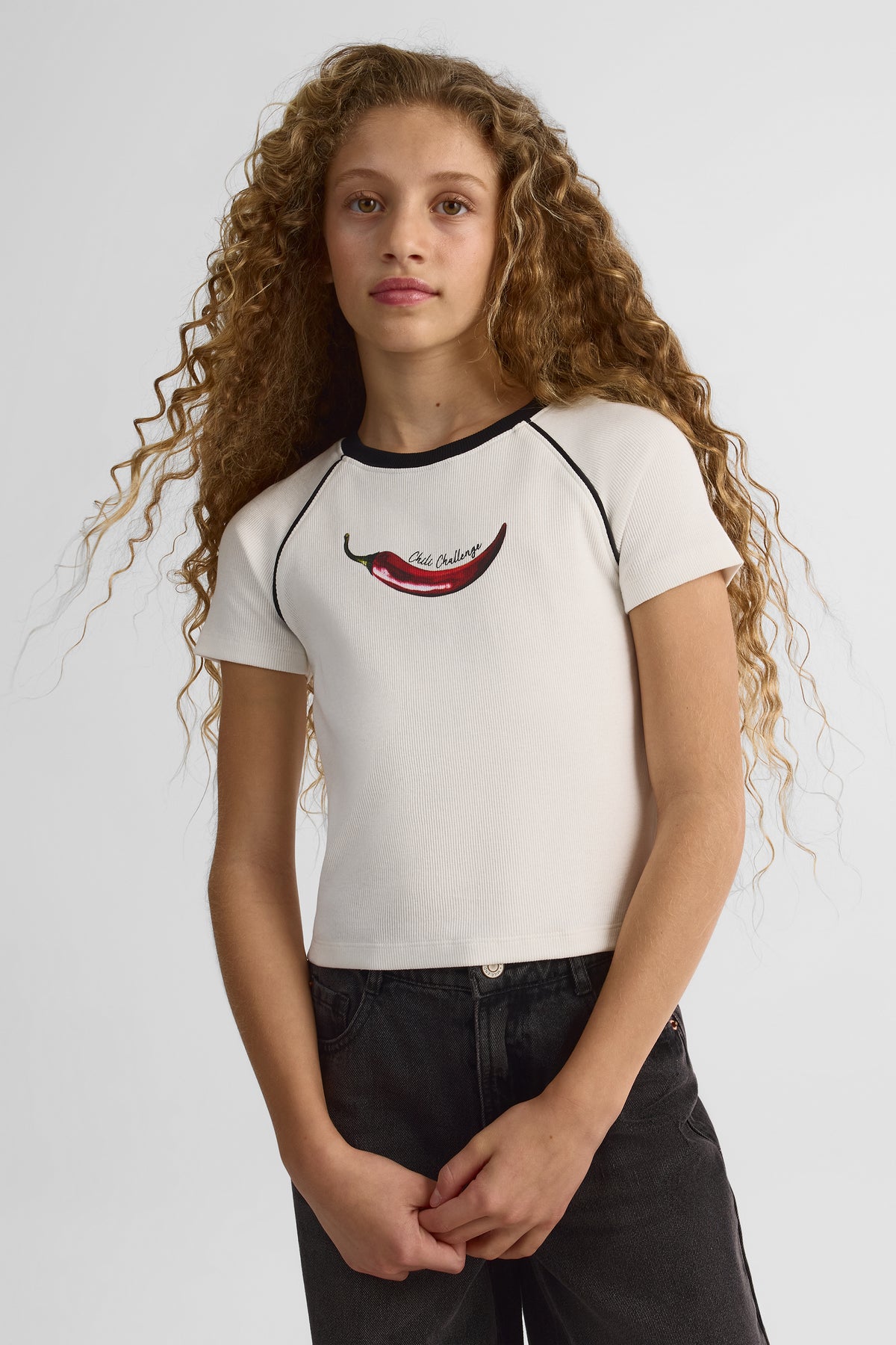 Chandail Raglan ajusté avec imprimé – Ado fille && BLANC CASSÉ