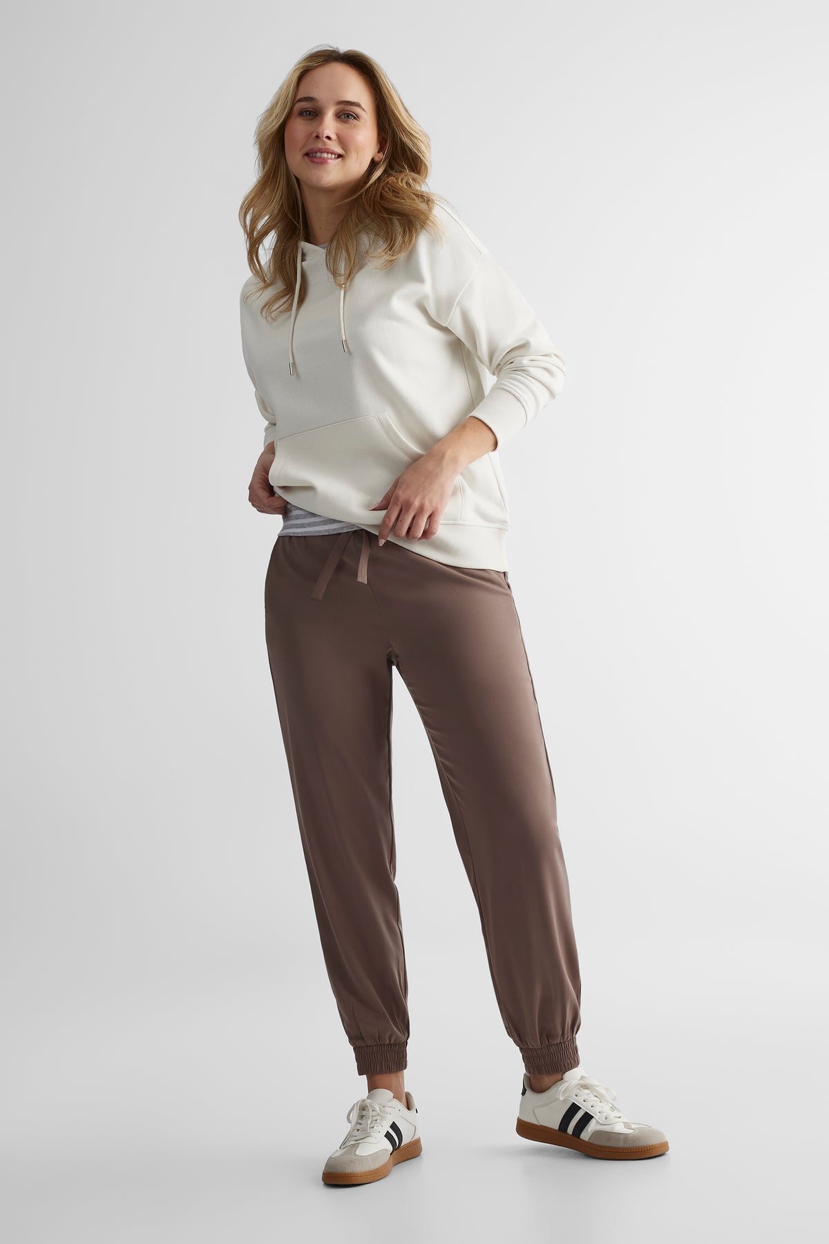 Chandail à capuchon coupe ample - Femme && BLANC CASSÉ