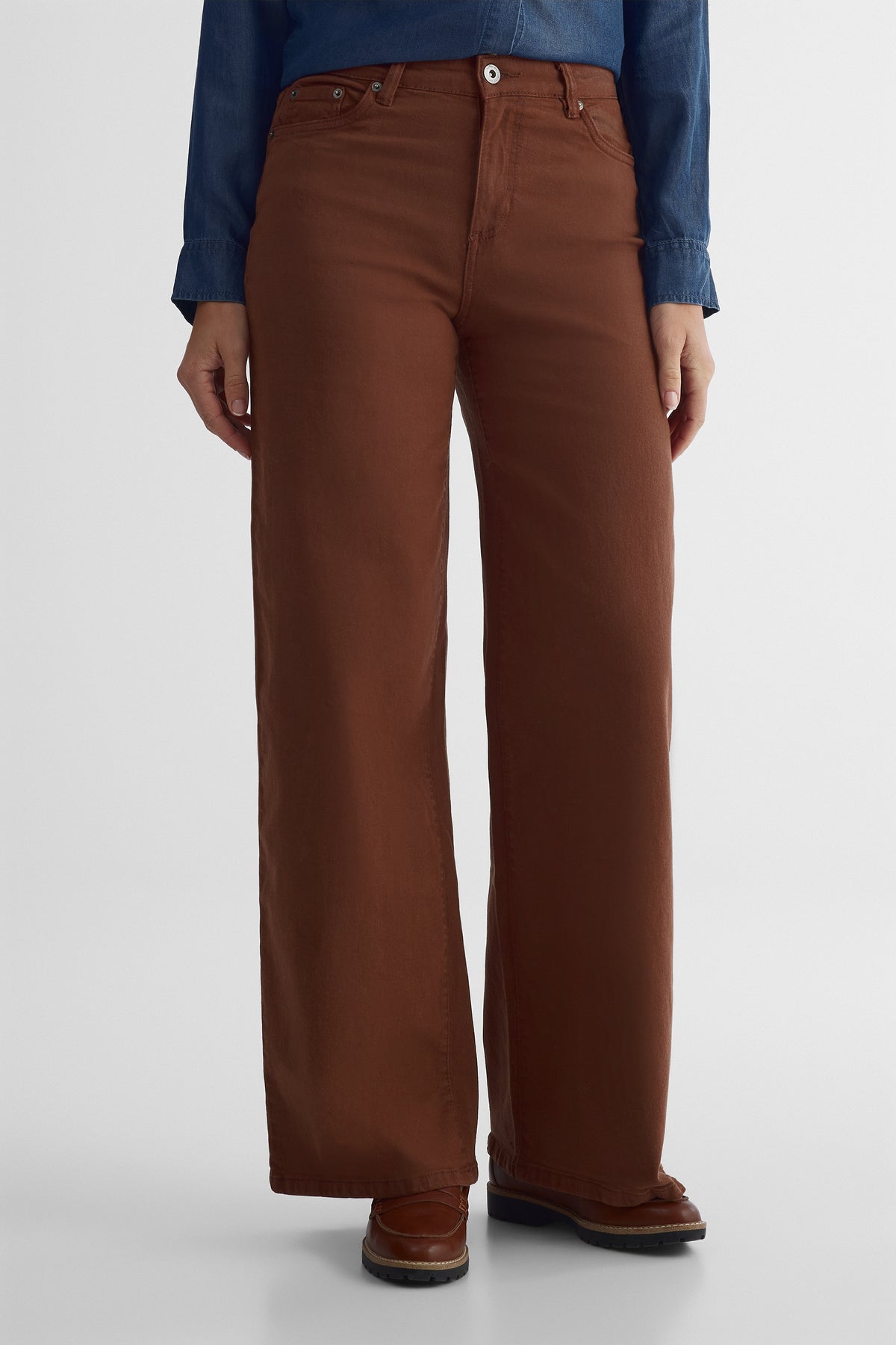Jeans ajusté confortable - Femme && BRUN